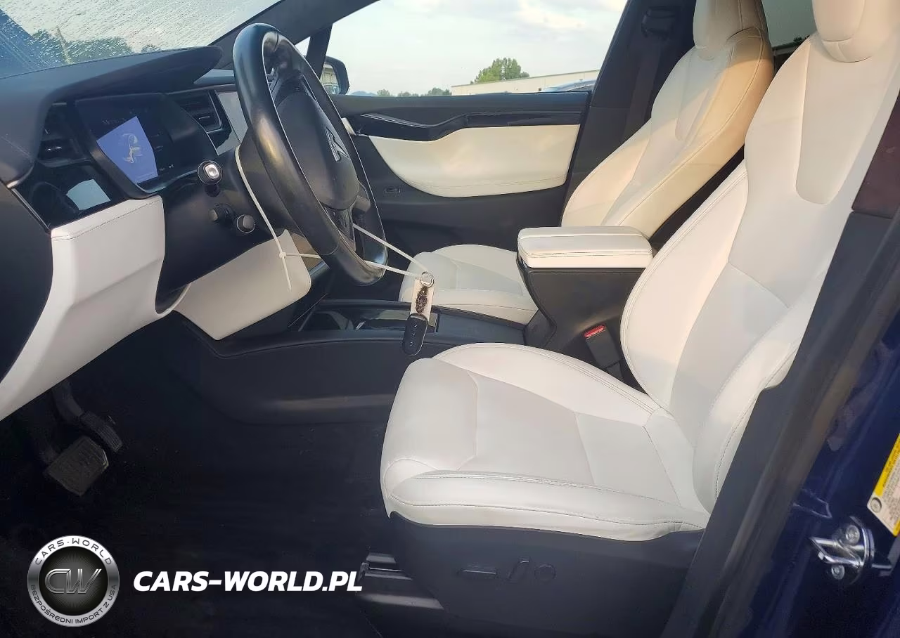 2020 Tesla Model X VIN:5YJXCAE2XLF231516 - 7