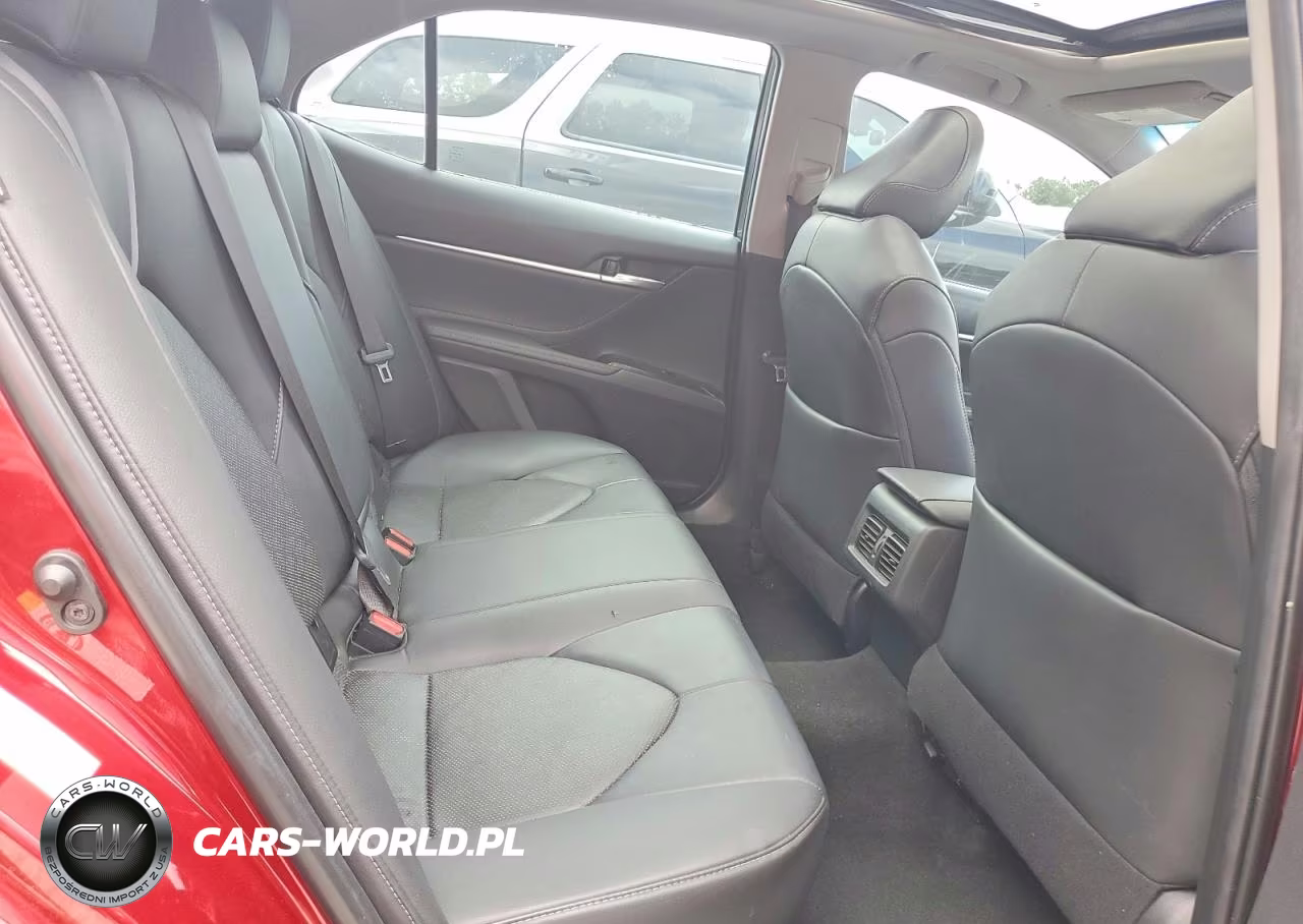 2018 Toyota Camry Xse VIN:4T1B61HK9JU567316 - 10