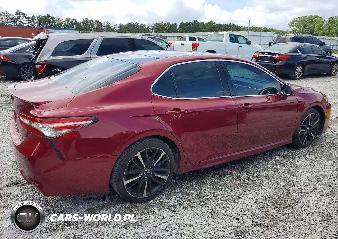 2018 Toyota Camry Xse VIN:4T1B61HK9JU567316 - 3
