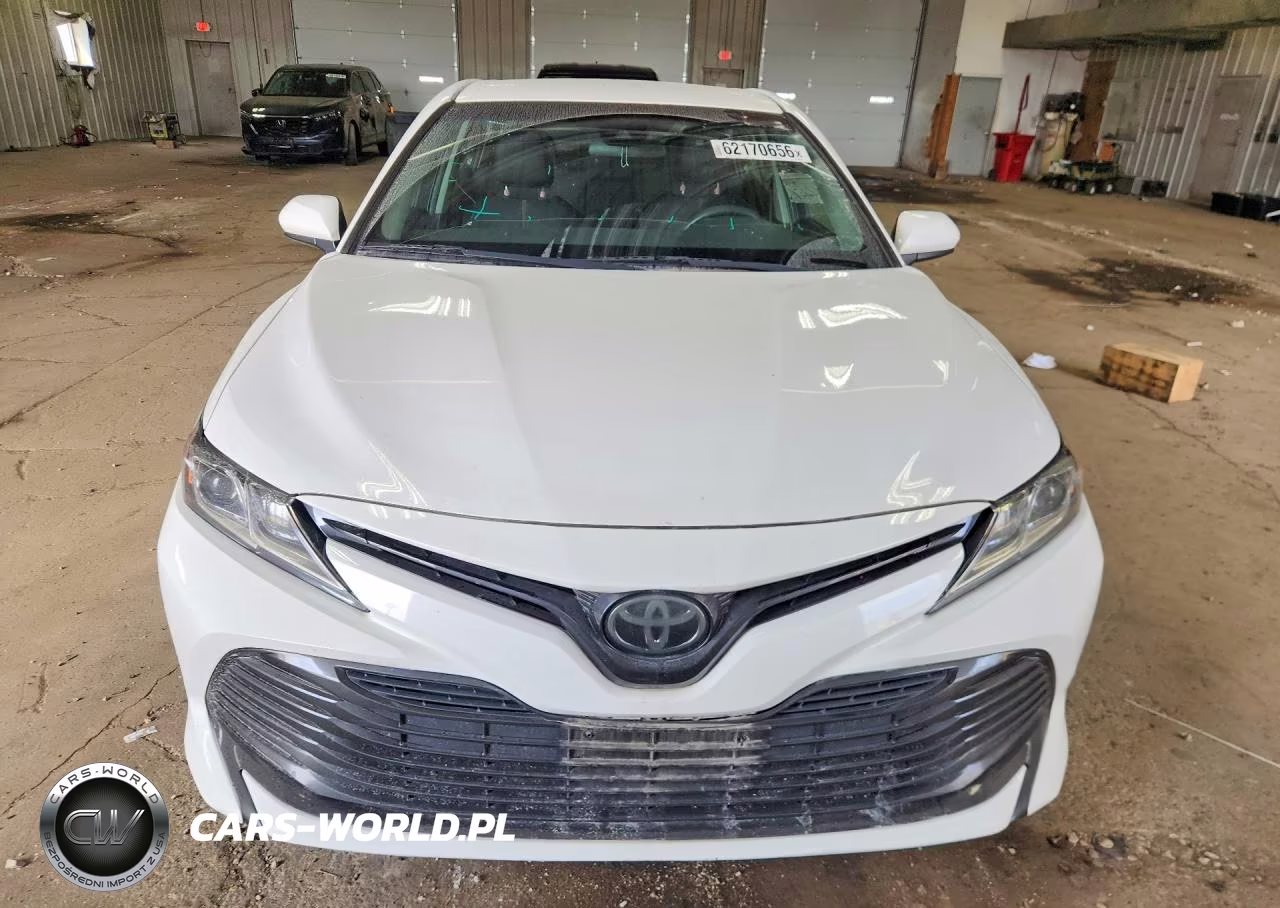 2018 Toyota Camry Le VIN:4T1B11HK7JU086544 - 5
