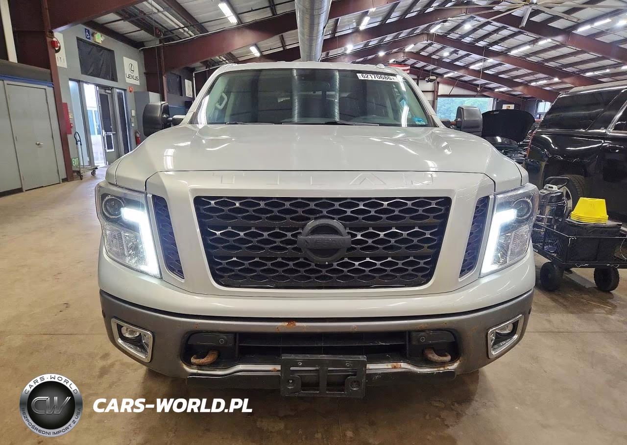 2018 Nissan Titan Pro-4X VIN:1N6AA1E55JN527271 - 5