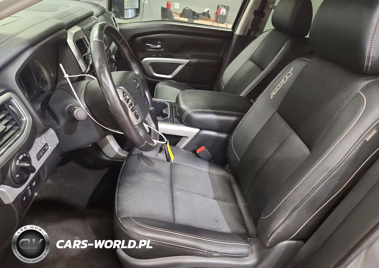 2018 Nissan Titan Pro-4X VIN:1N6AA1E55JN527271 - 7