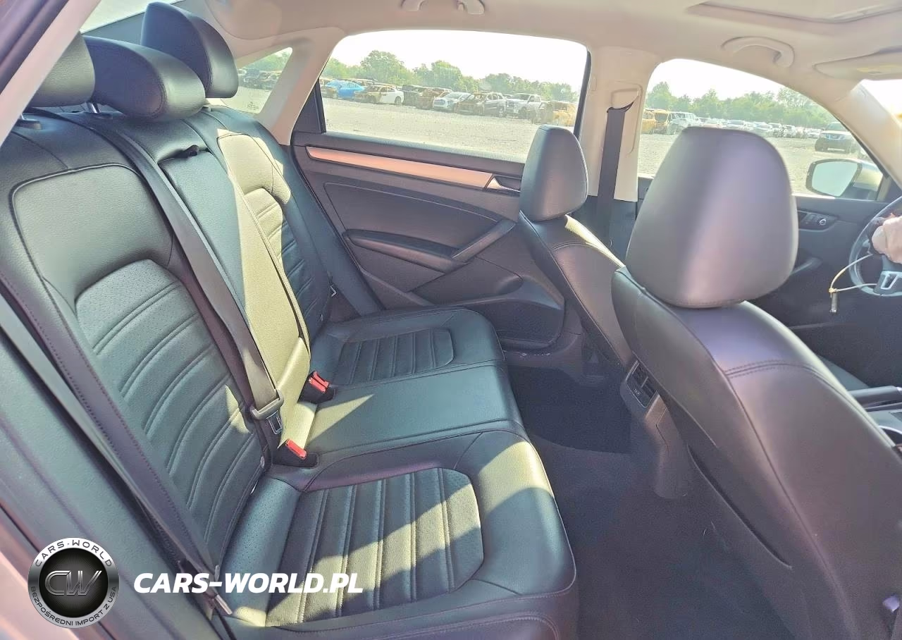 2015 Volkswagen Passat Se VIN:1VWBT7A3XFC039619 - 10