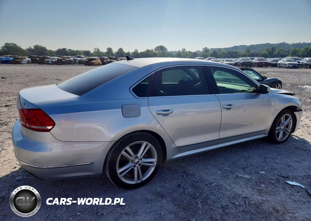 2015 Volkswagen Passat Se VIN:1VWBT7A3XFC039619 - 3