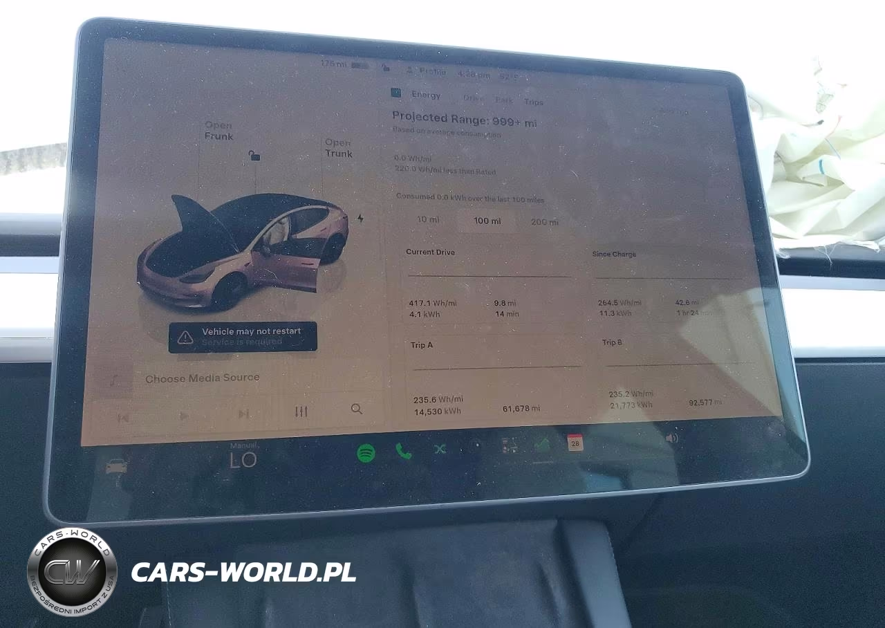 2022 Tesla Model 3 VIN:5YJ3E1EB0NF260339 - 9