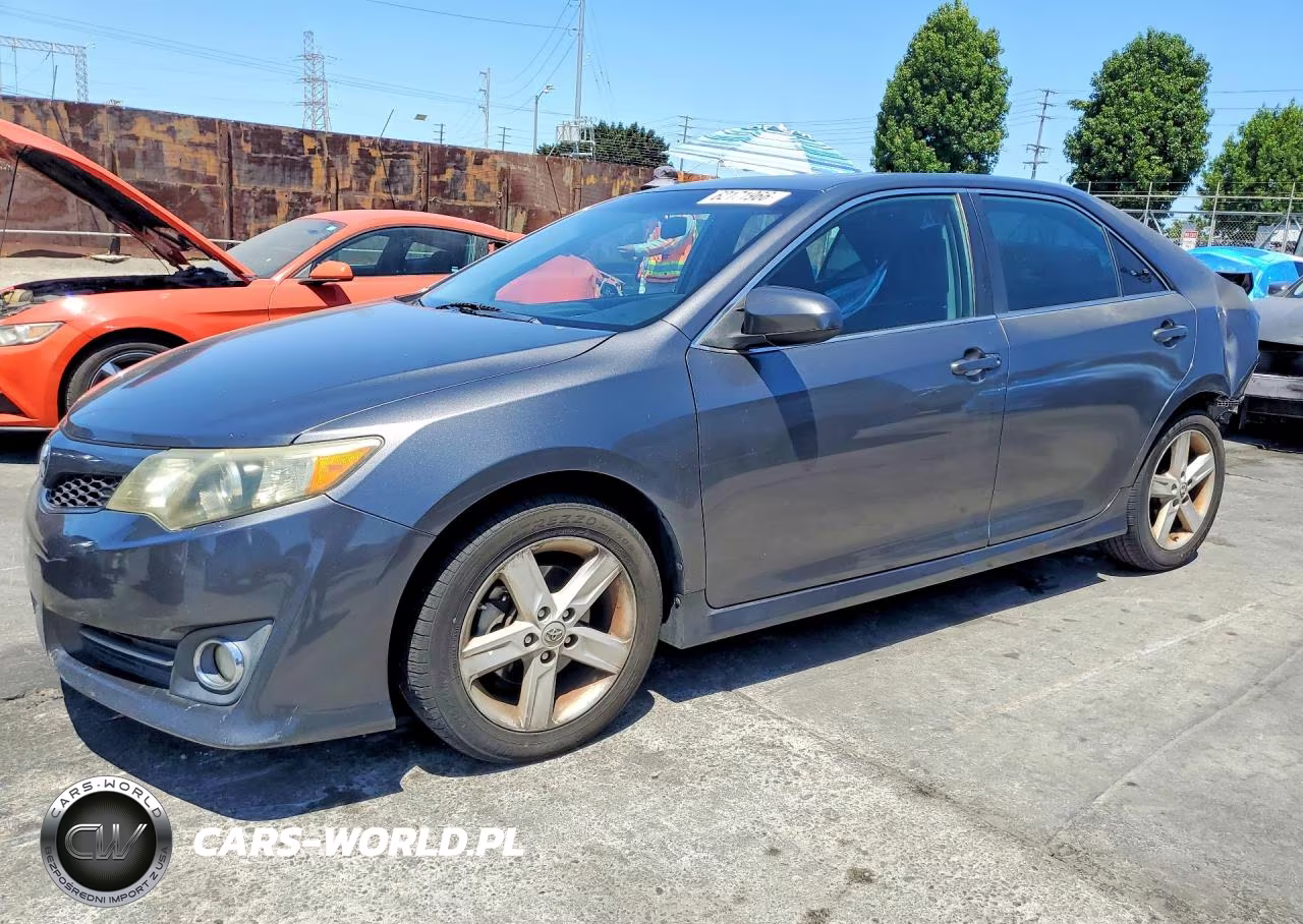 2013 Toyota Camry Se – zdjęcie 1 z 12
