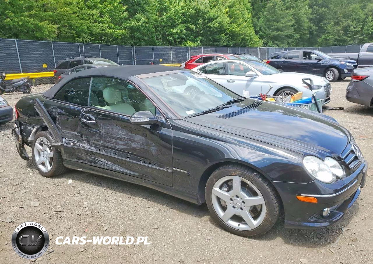 2007 Mercedes-Benz Clk 550 VIN:WDBTK72F27T079437 - 4