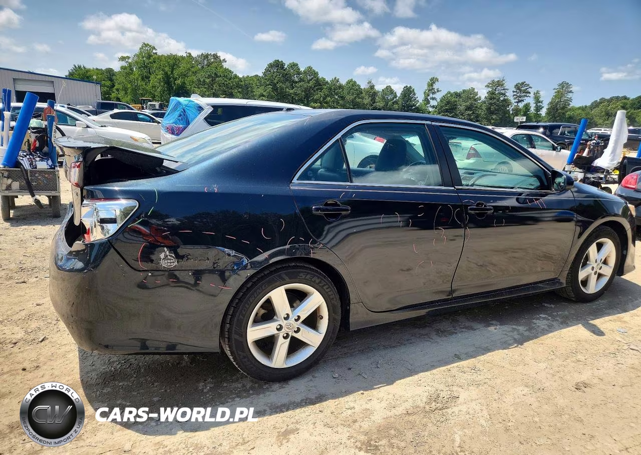 2014 Toyota Camry Se VIN:4T1BF1FKXEU731620 - 3