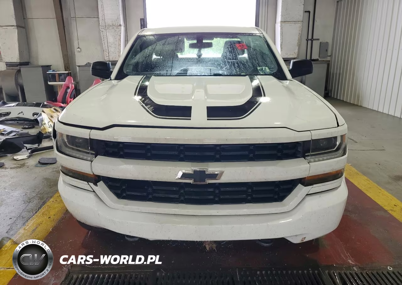 2018 Chevrolet Silverado K1500 Custom VIN:1GCVKPEC0JZ132703 - 12