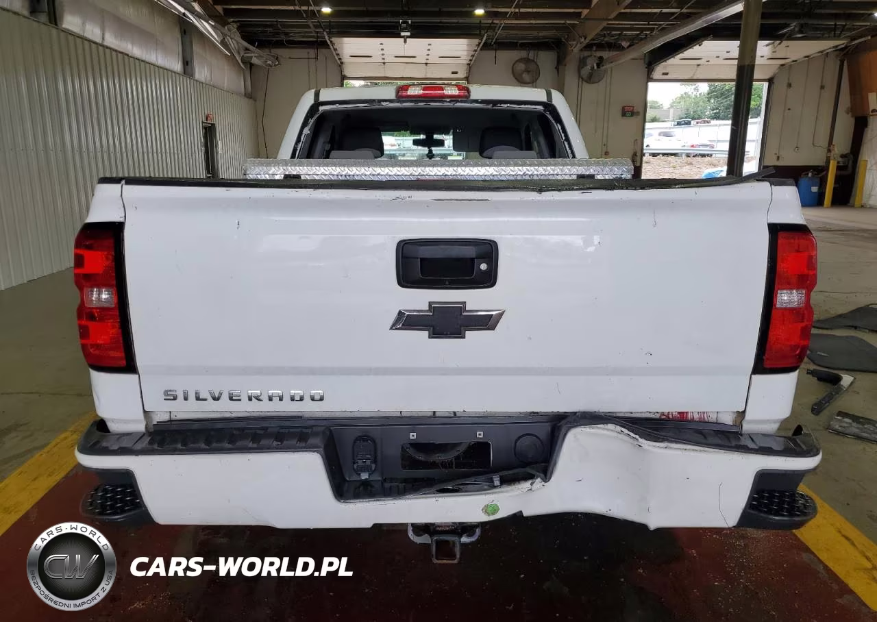 2018 Chevrolet Silverado K1500 Custom VIN:1GCVKPEC0JZ132703 - 14
