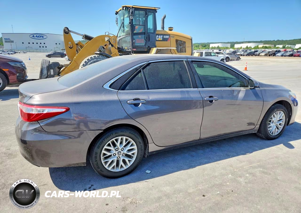 2016 Toyota Camry Le VIN:4T4BF1FK7GR538222 - 3