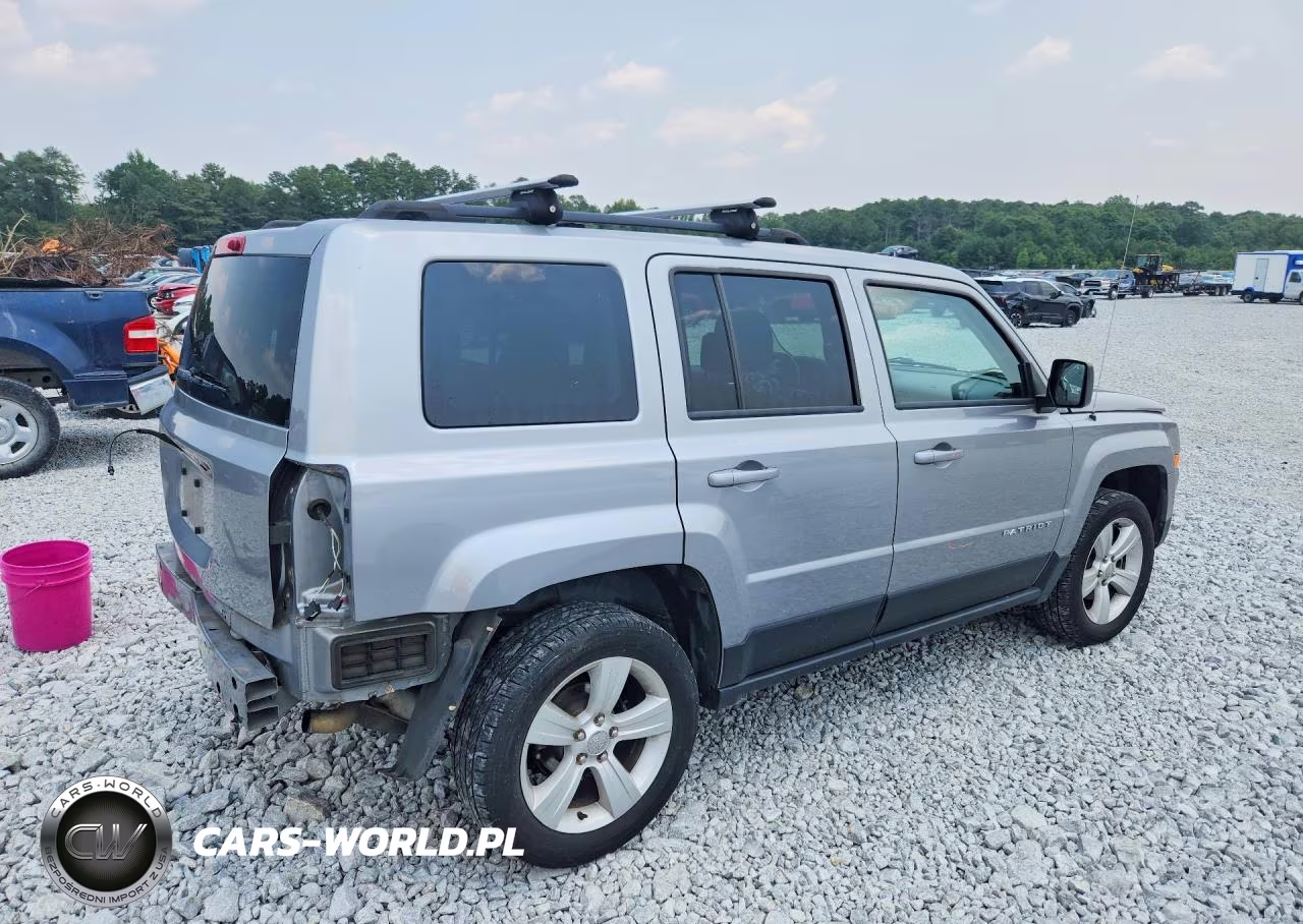 2016 Jeep Patriot Latitude VIN:1C4NJRFB6GD717974 - 3