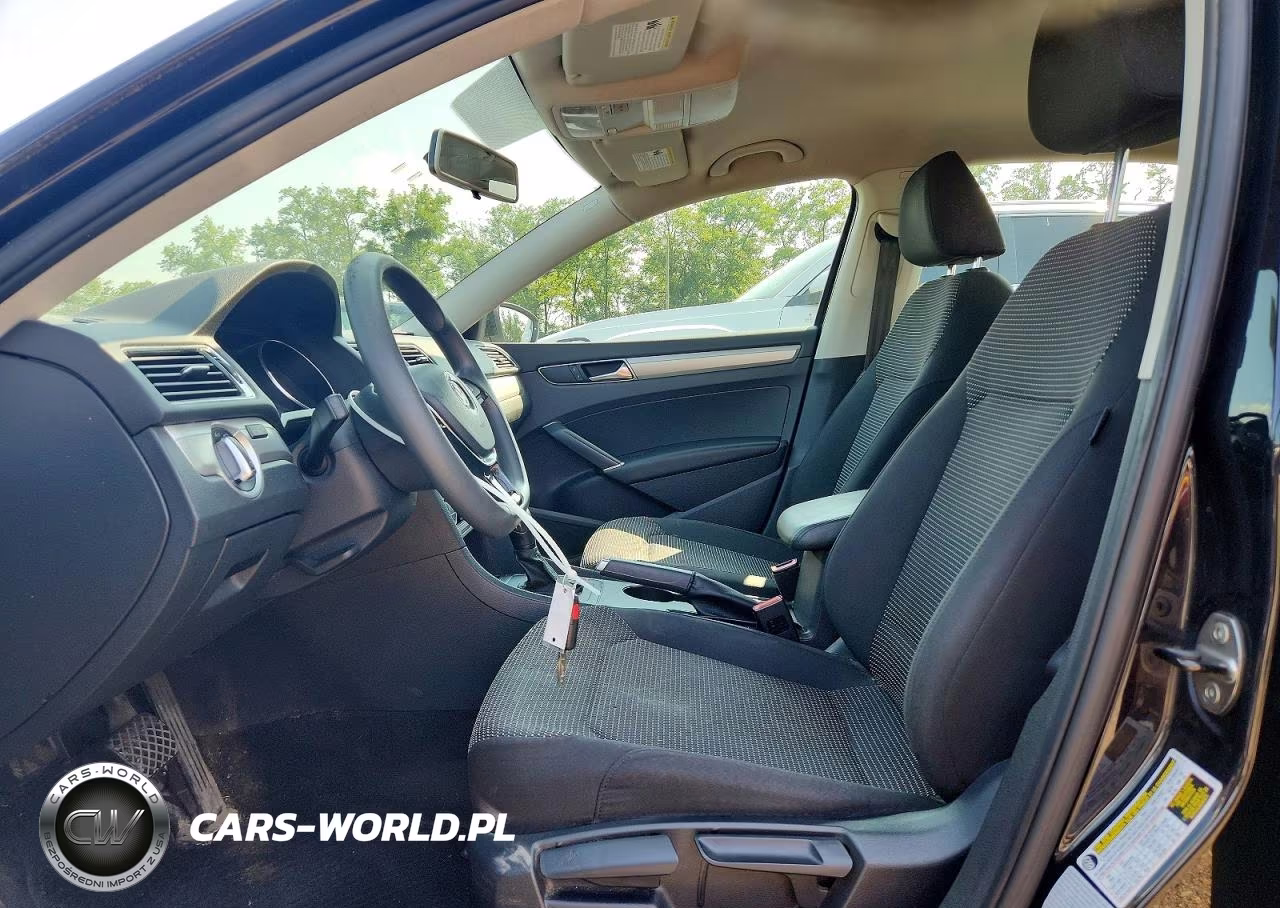 2017 Volkswagen Passat S VIN:1VWAT7A39HC073923 - 7