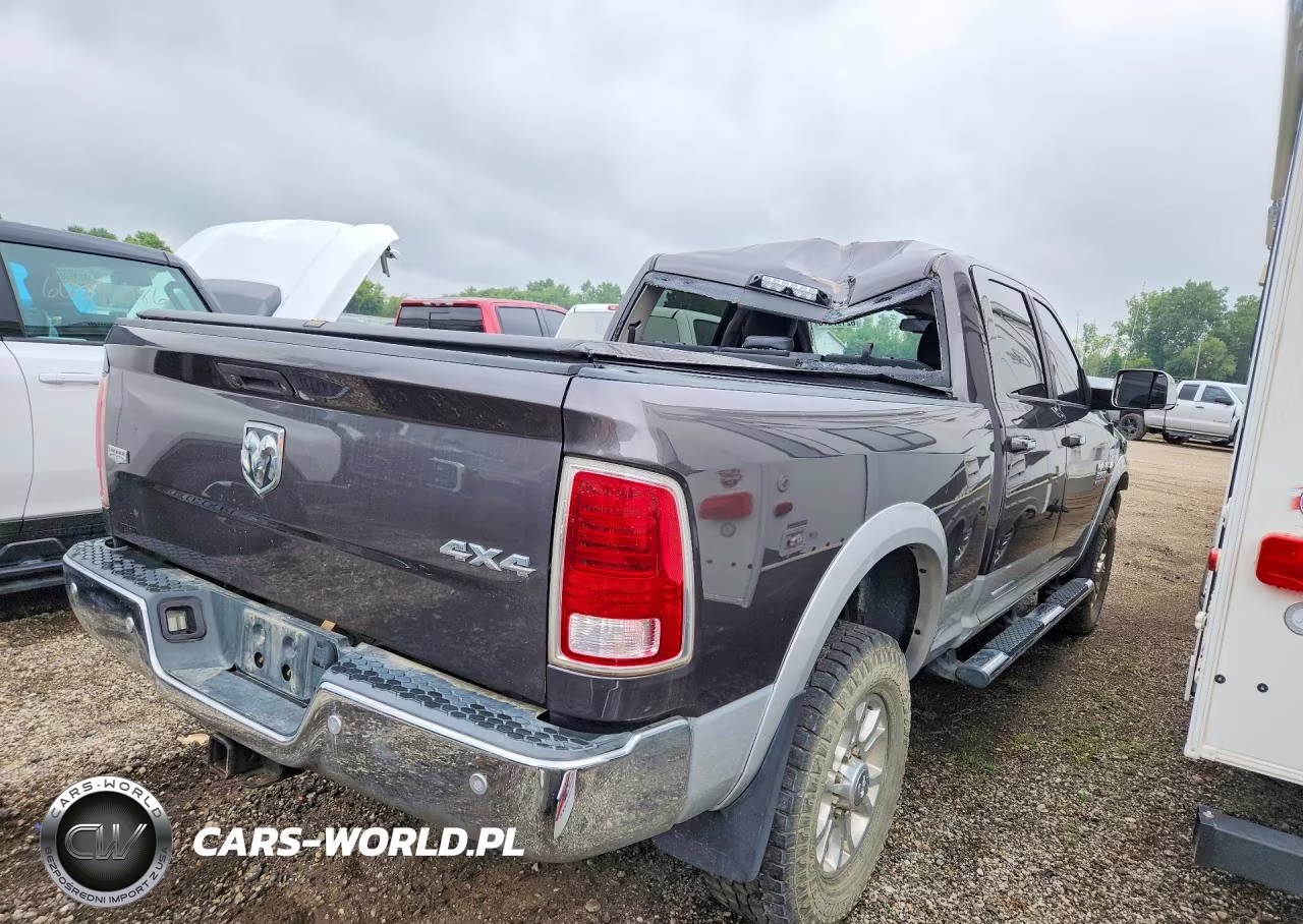2017 Ram 3500 Laramie VIN:3C63R3EL0HG697725 - 3