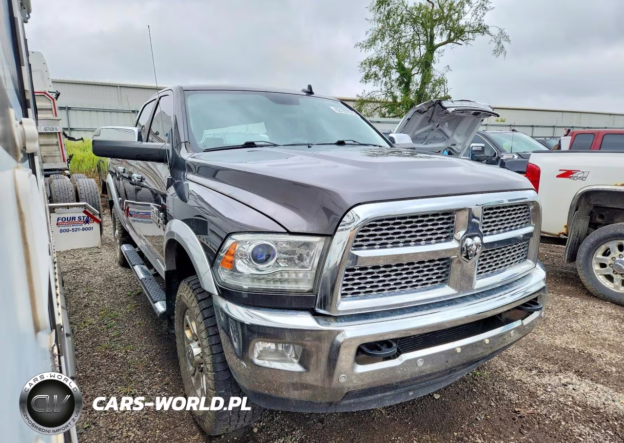 2017 Ram 3500 Laramie VIN:3C63R3EL0HG697725 - 4