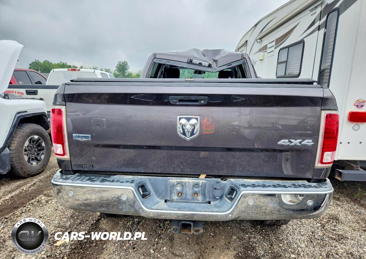 2017 Ram 3500 Laramie VIN:3C63R3EL0HG697725 - 6