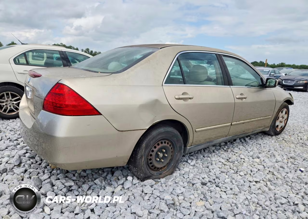 2007 Honda Accord Lx VIN:3HGCM56417G701369 - 3