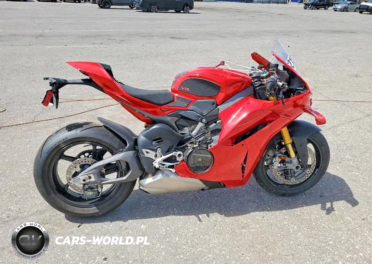 2025 Ducati Panigale V4