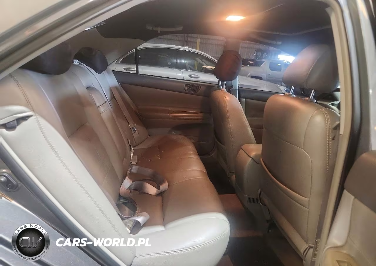 2003 Toyota Camry Le VIN:4T1BE30K43U660564 - 10