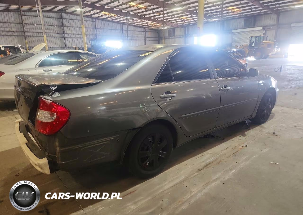 2003 Toyota Camry Le VIN:4T1BE30K43U660564 - 3