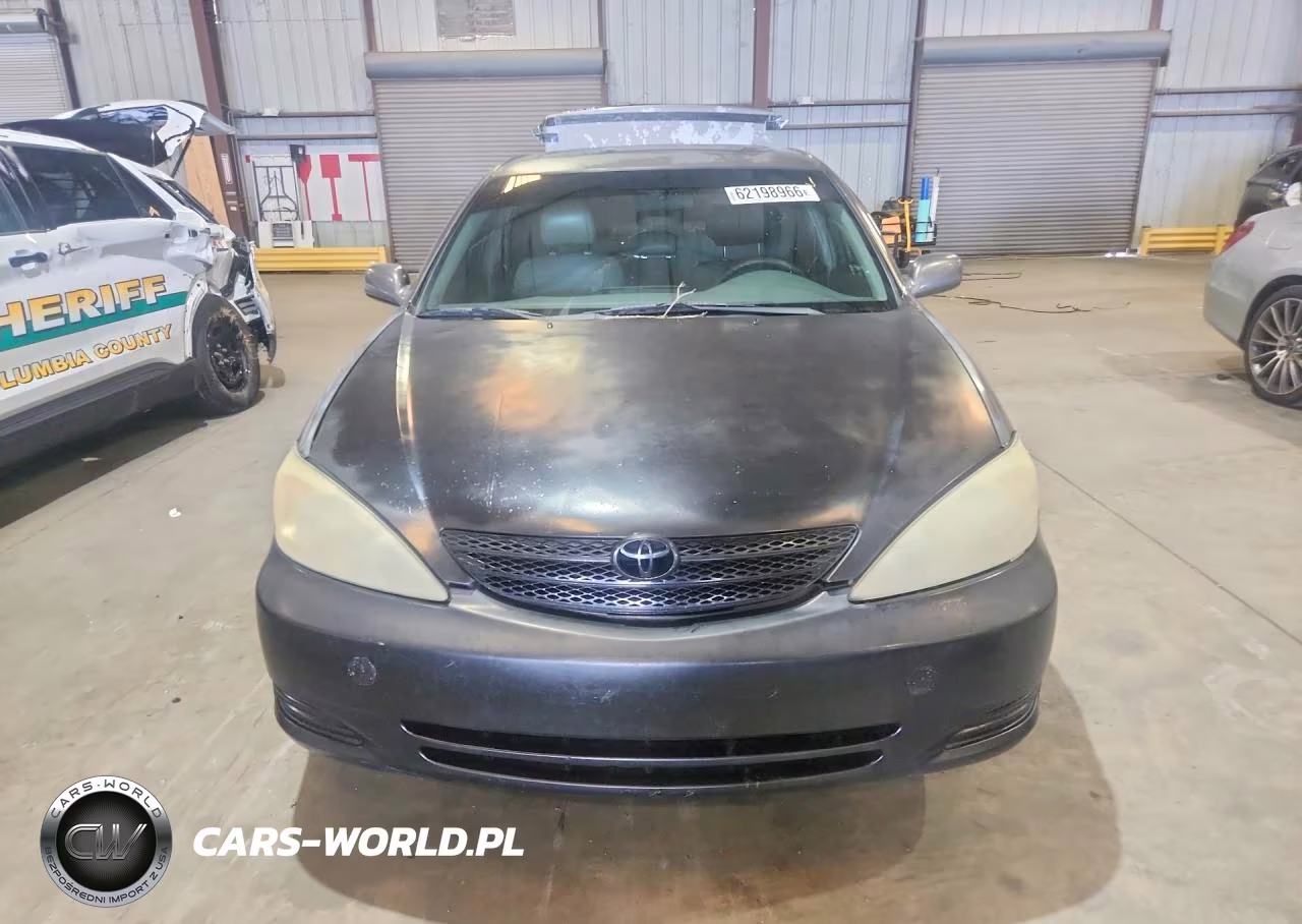 2003 Toyota Camry Le VIN:4T1BE30K43U660564 - 5