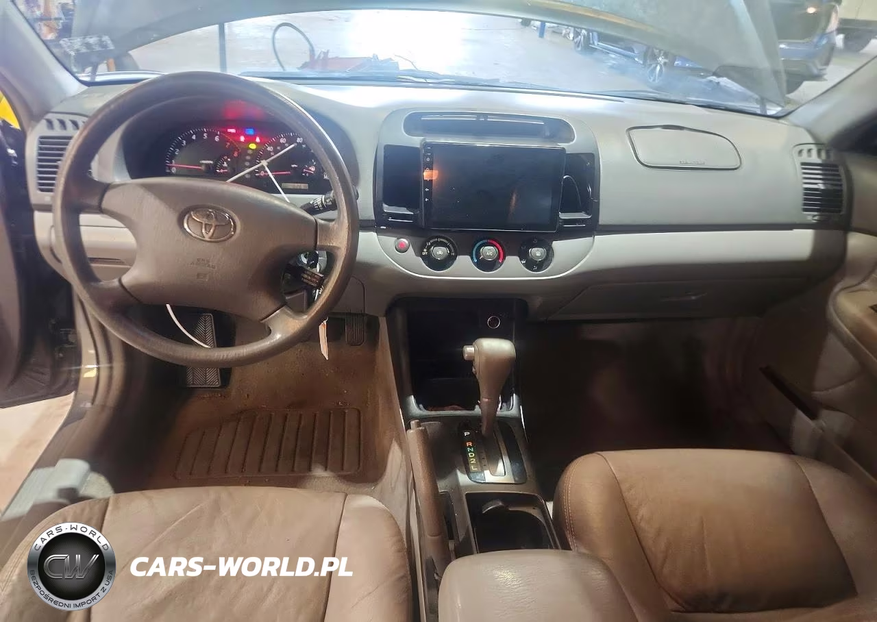 2003 Toyota Camry Le VIN:4T1BE30K43U660564 - 8
