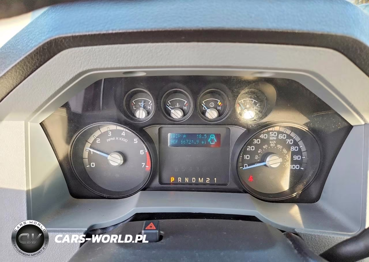 2013 Ford F250 Super Duty VIN:1FTBF2A62DEA64782 - 9