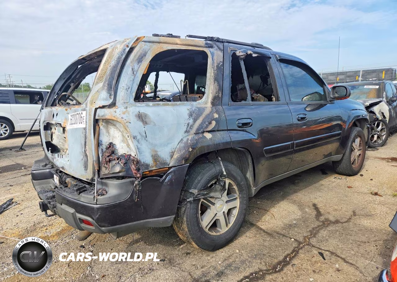 2005 Chevrolet Trailblazer Ls VIN:1GNDT13S952240582 - 3