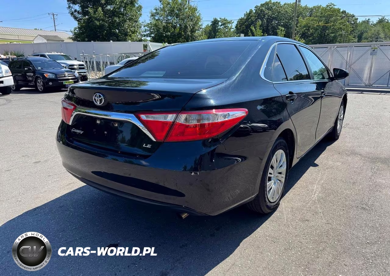 2017 Toyota Camry Le VIN:4T1BF1FK3HU318331 - 3