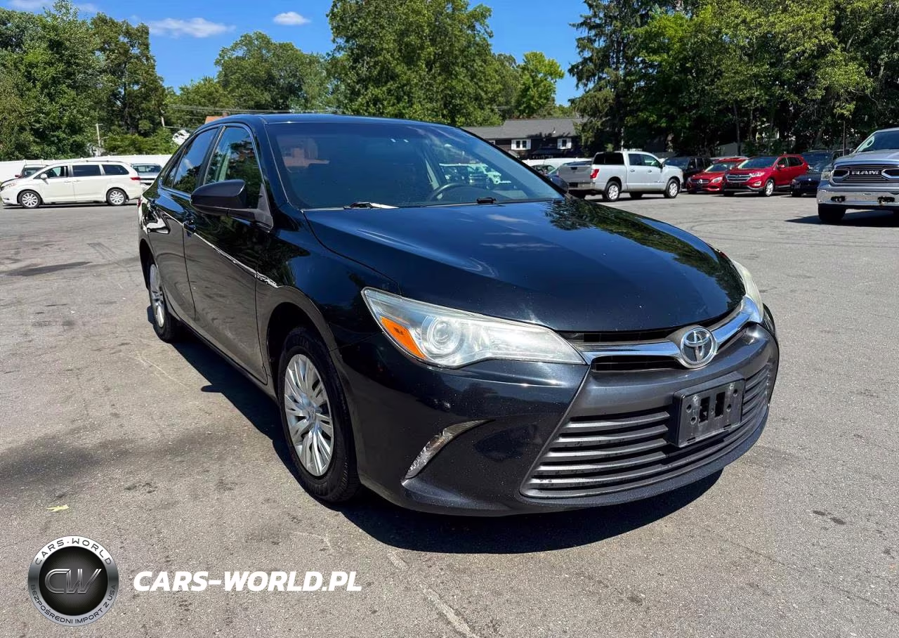 2017 Toyota Camry Le VIN:4T1BF1FK3HU318331 - 4
