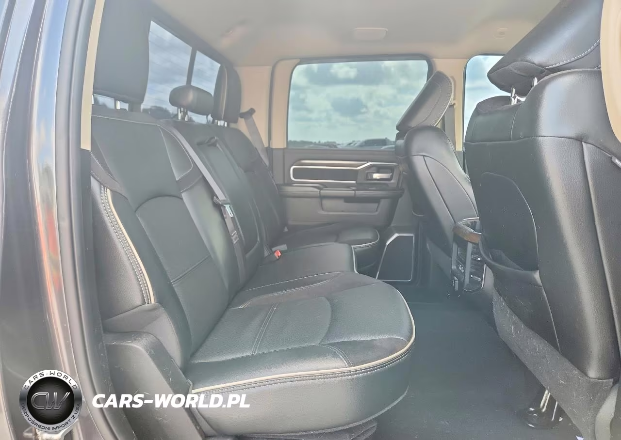 2022 Ram 3500 Laramie VIN:3C63RRJL5NG357068 - 10