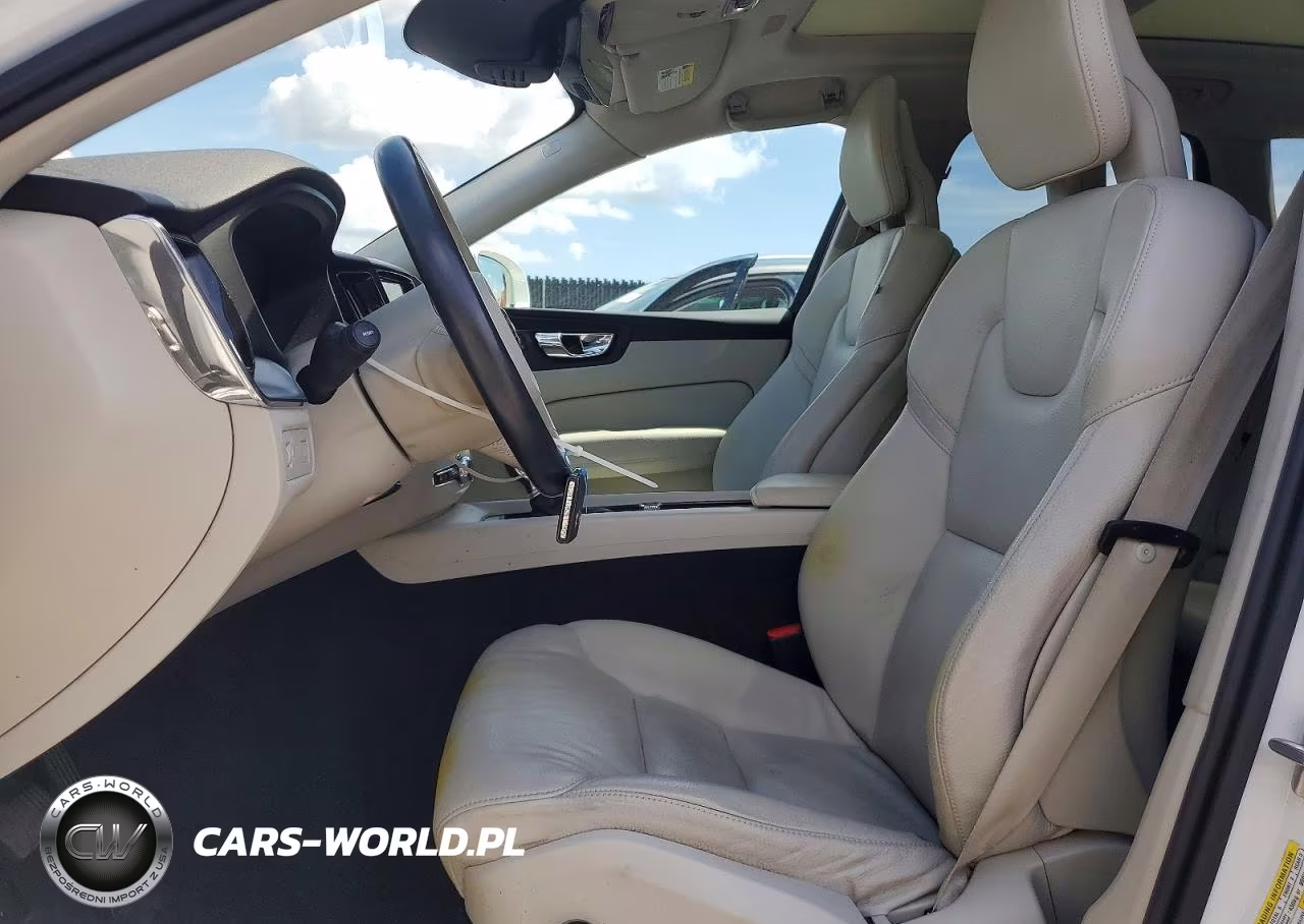 2018 Volvo Xc60 T6 Momentum VIN:YV4A22RK2J1041687 - 7