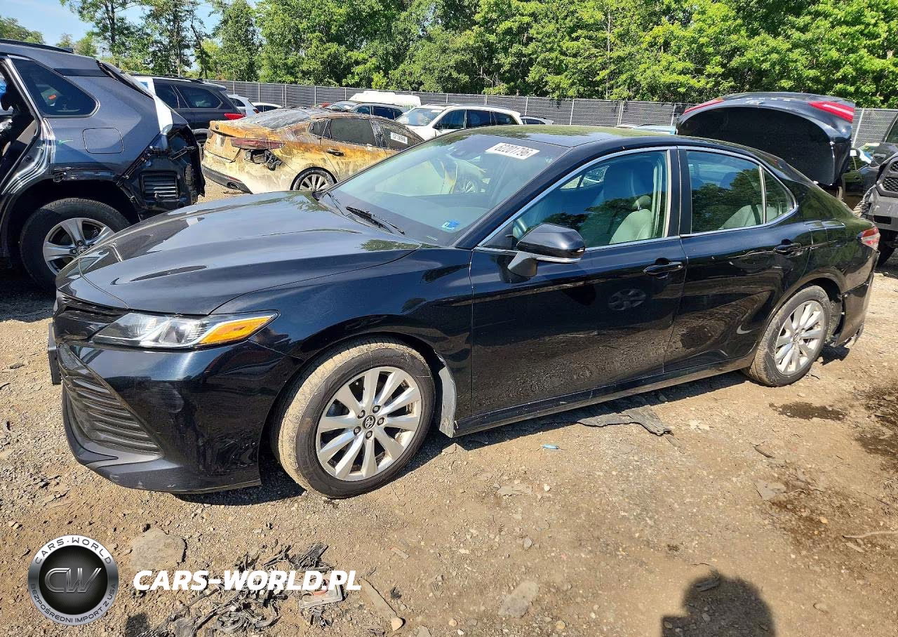 2018 Toyota Camry Le – zdjęcie 1 z 12