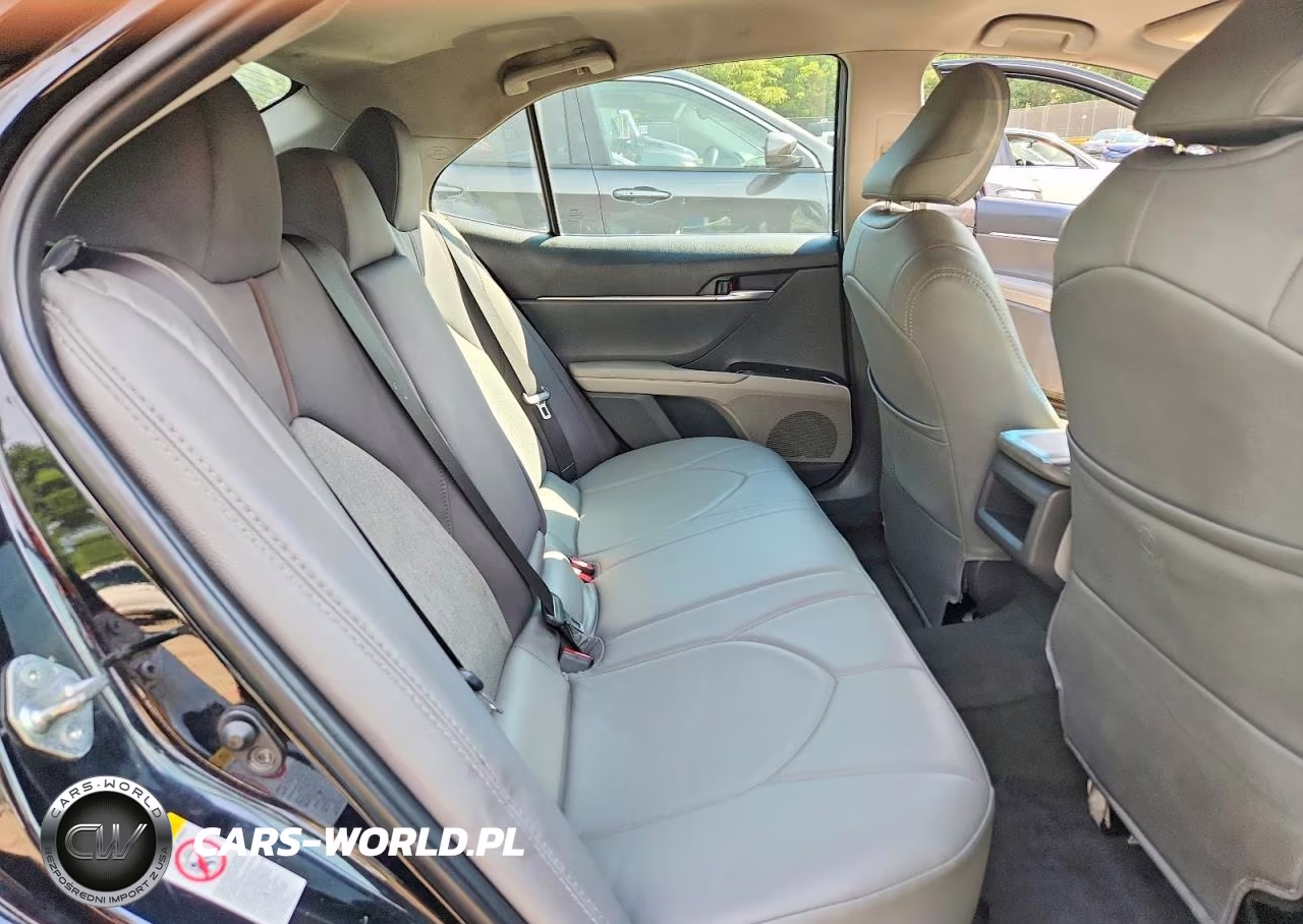 2018 Toyota Camry Le VIN:4T1B11HK6JU007798 - 10