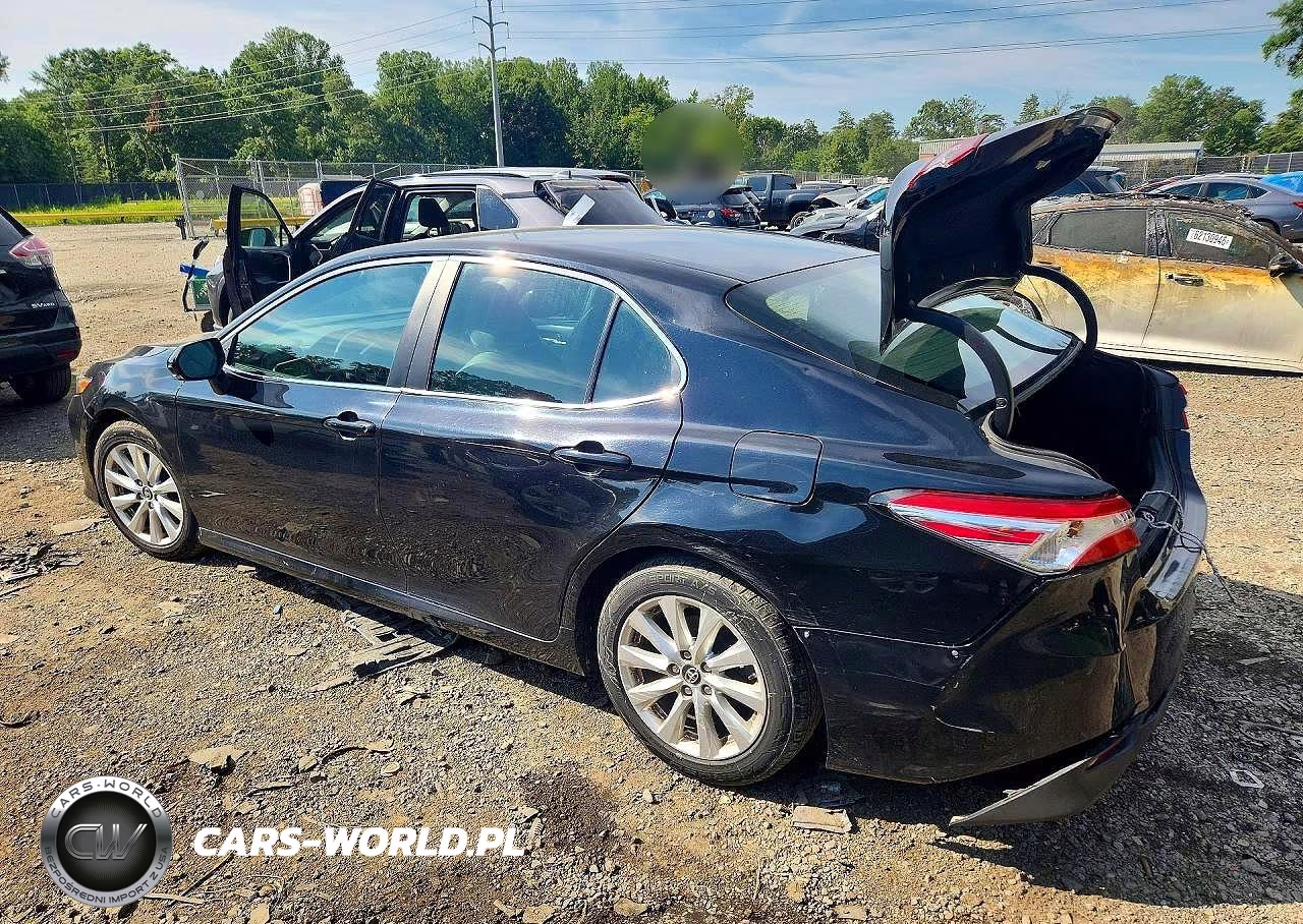 2018 Toyota Camry Le VIN:4T1B11HK6JU007798 - 2