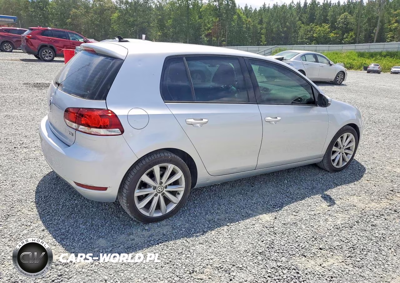 2014 Volkswagen Golf VIN:WVWDM7AJ3EW003095 - 3