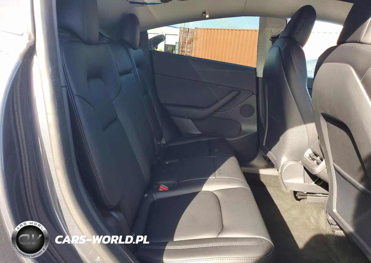 2021 Tesla Model Y VIN:5YJYGDEF1MF194757 - 11
