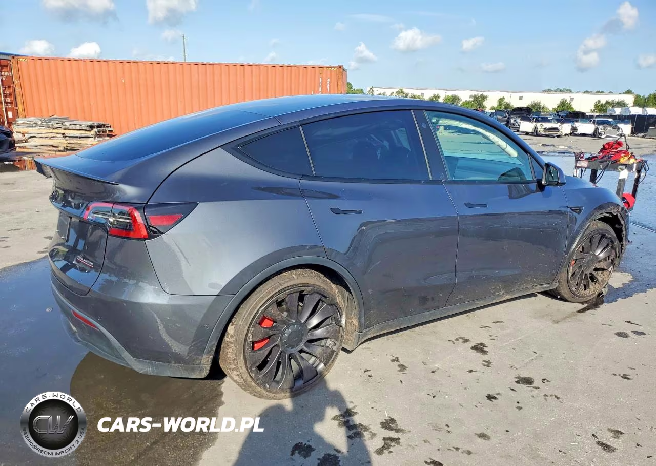 2021 Tesla Model Y VIN:5YJYGDEF1MF194757 - 3