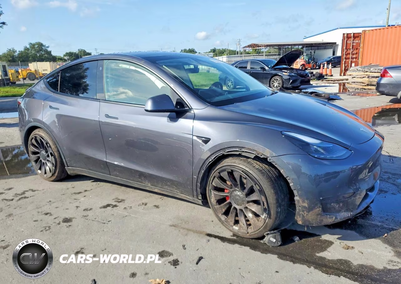 2021 Tesla Model Y VIN:5YJYGDEF1MF194757 - 4