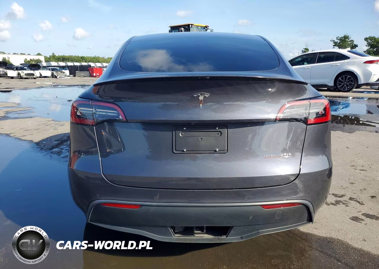 2021 Tesla Model Y VIN:5YJYGDEF1MF194757 - 6