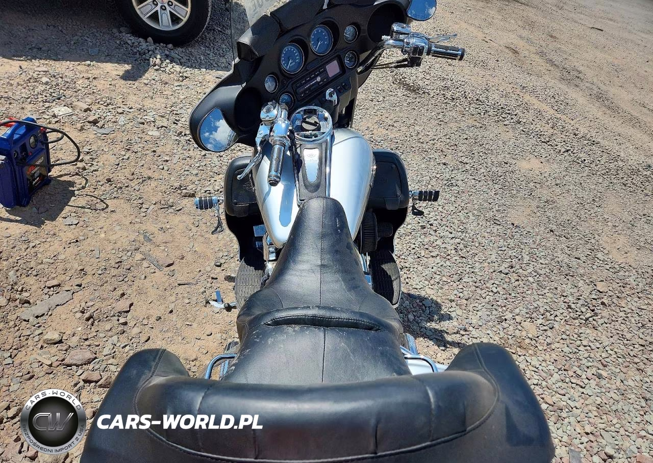 2003 Harley-Davidson Flhtcui Anniversary VIN:1HD1FCW443Y621325 - 6