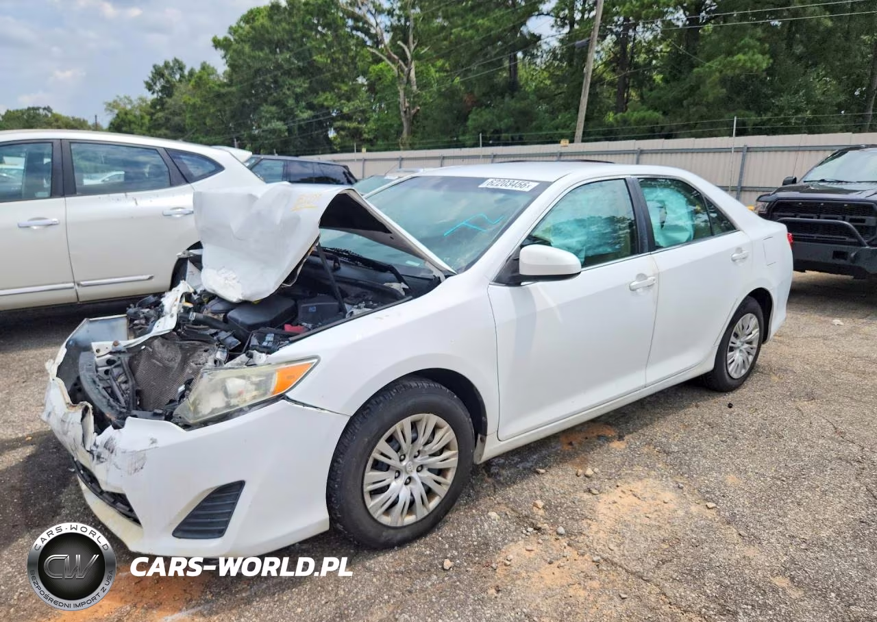 2014 Toyota Camry L – zdjęcie 1 z 12