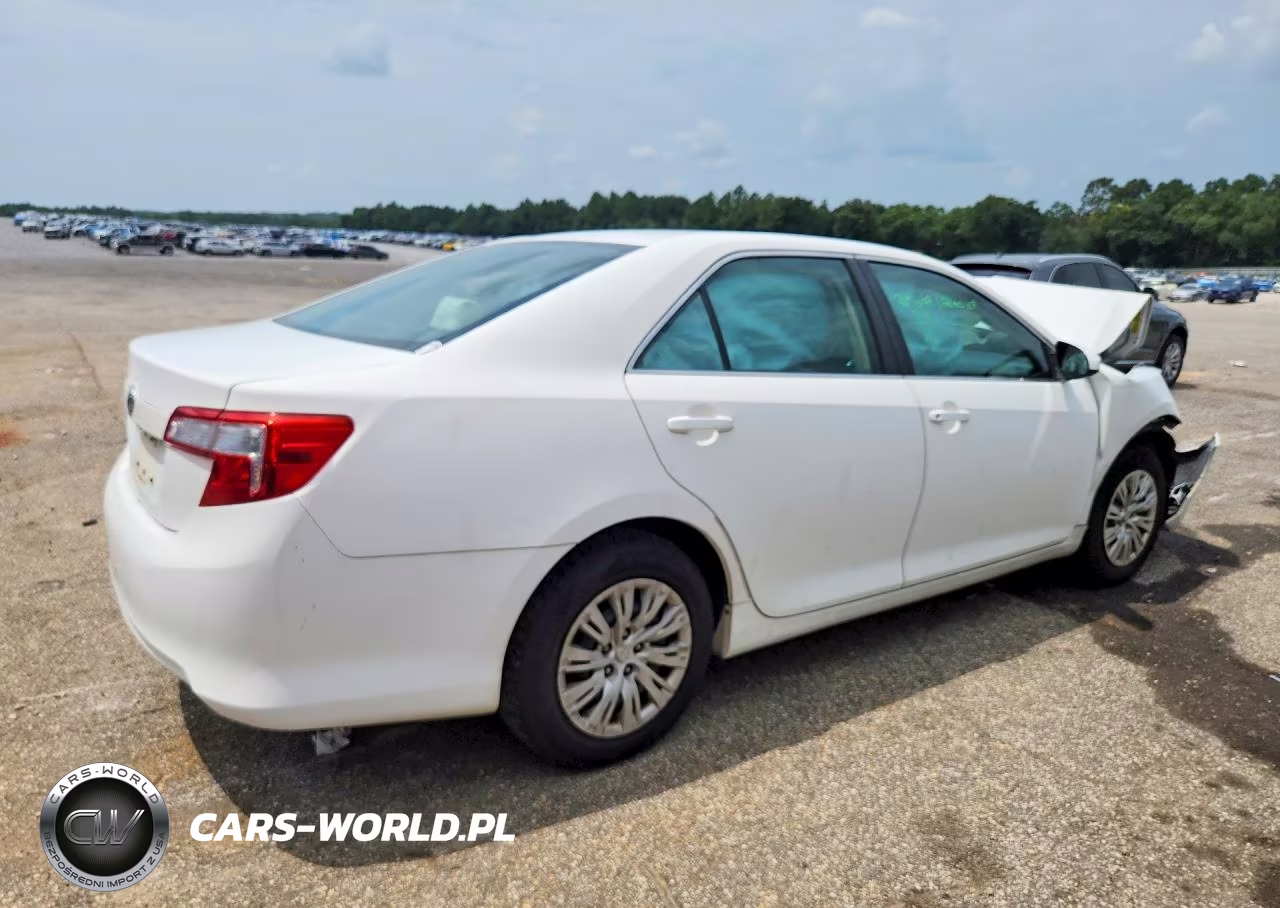 2014 Toyota Camry L VIN:4T1BF1FK0EU762469 - 3