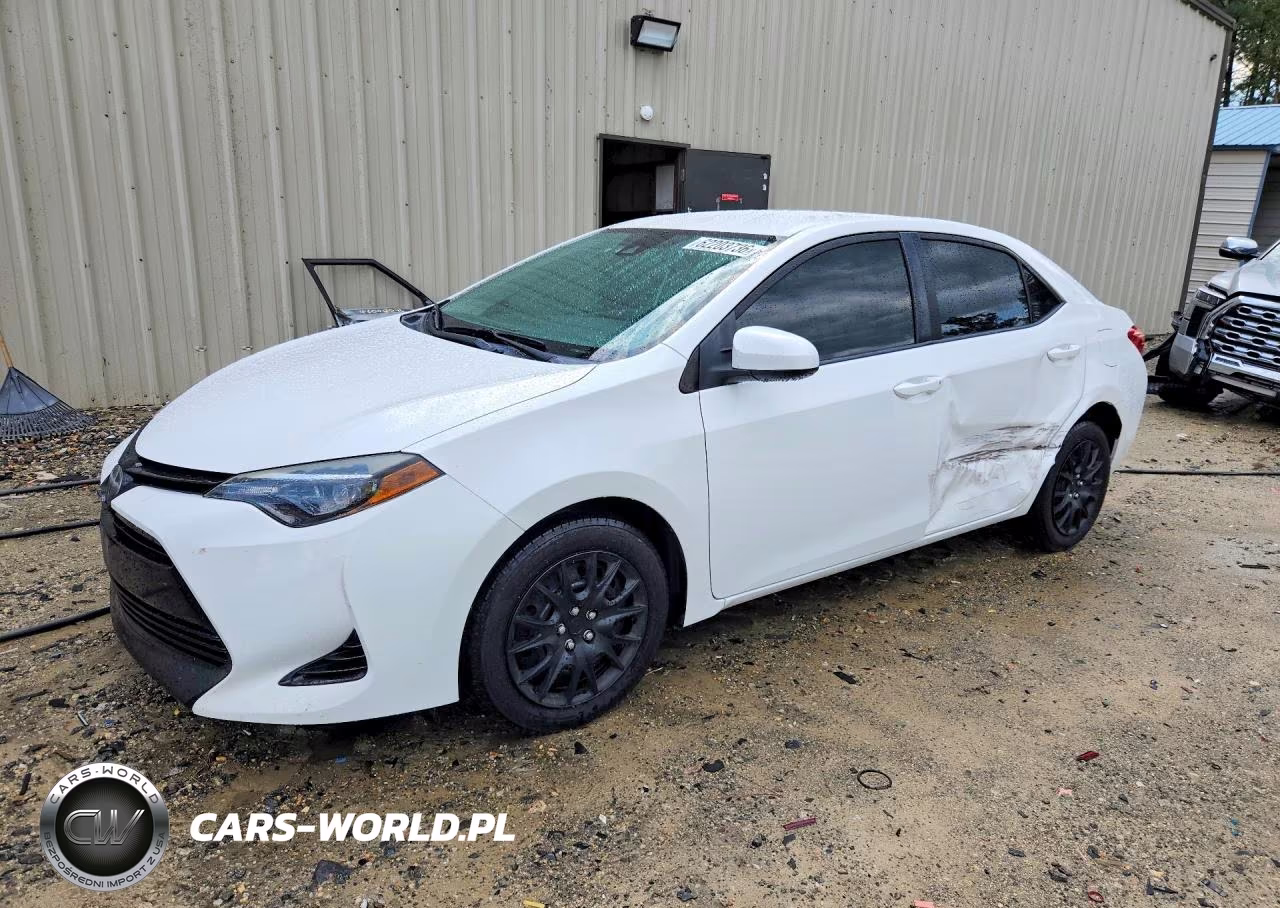 2018 Toyota Corolla Le VIN:2T1BURHE4JC100823 - 1