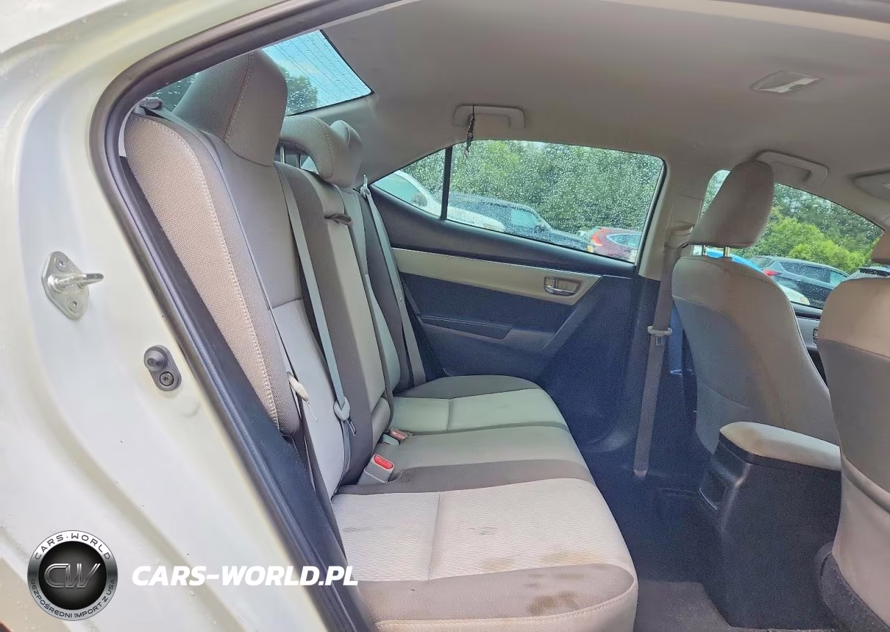 2018 Toyota Corolla Le VIN:2T1BURHE4JC100823 - 10