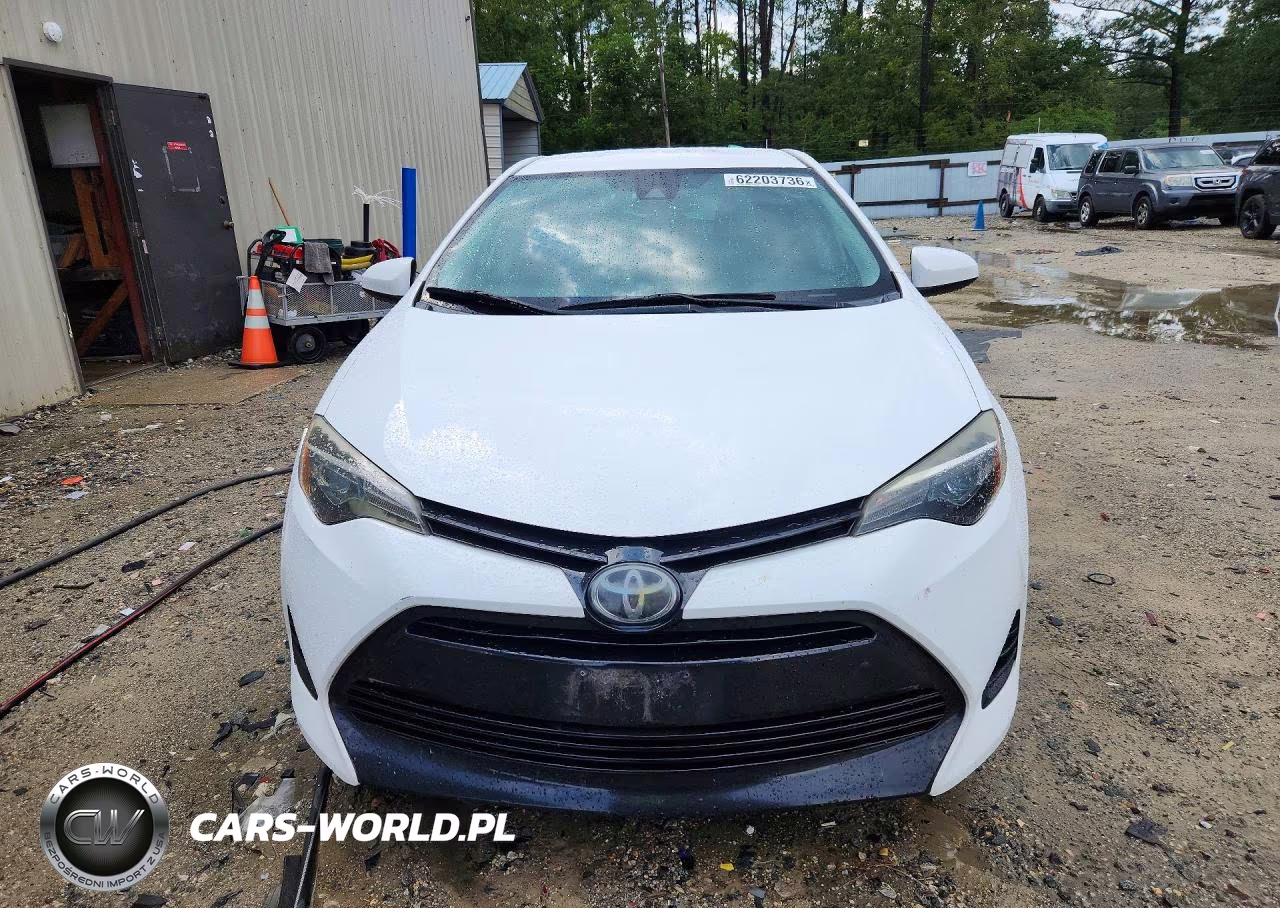 2018 Toyota Corolla Le VIN:2T1BURHE4JC100823 - 5