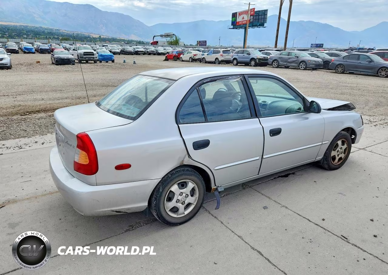 2002 Hyundai Accent Gl VIN:KMHCG45C92U336739 - 3
