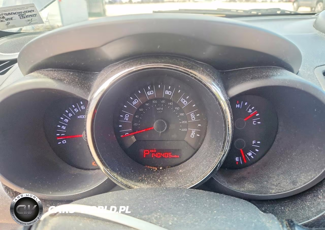 2011 Kia Soul + VIN:KNDJT2A28B7242343 - 9