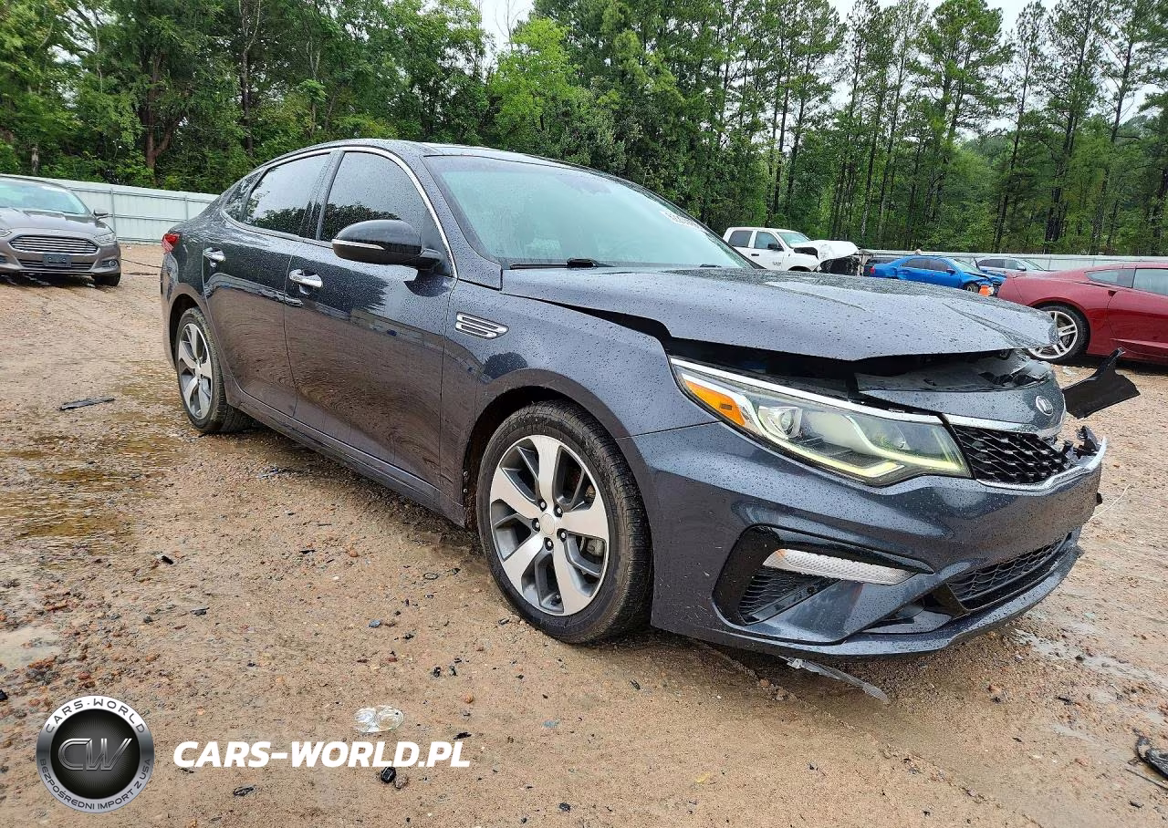 2019 Kia Optima S VIN:5XXGT4L3XKG327431 - 4