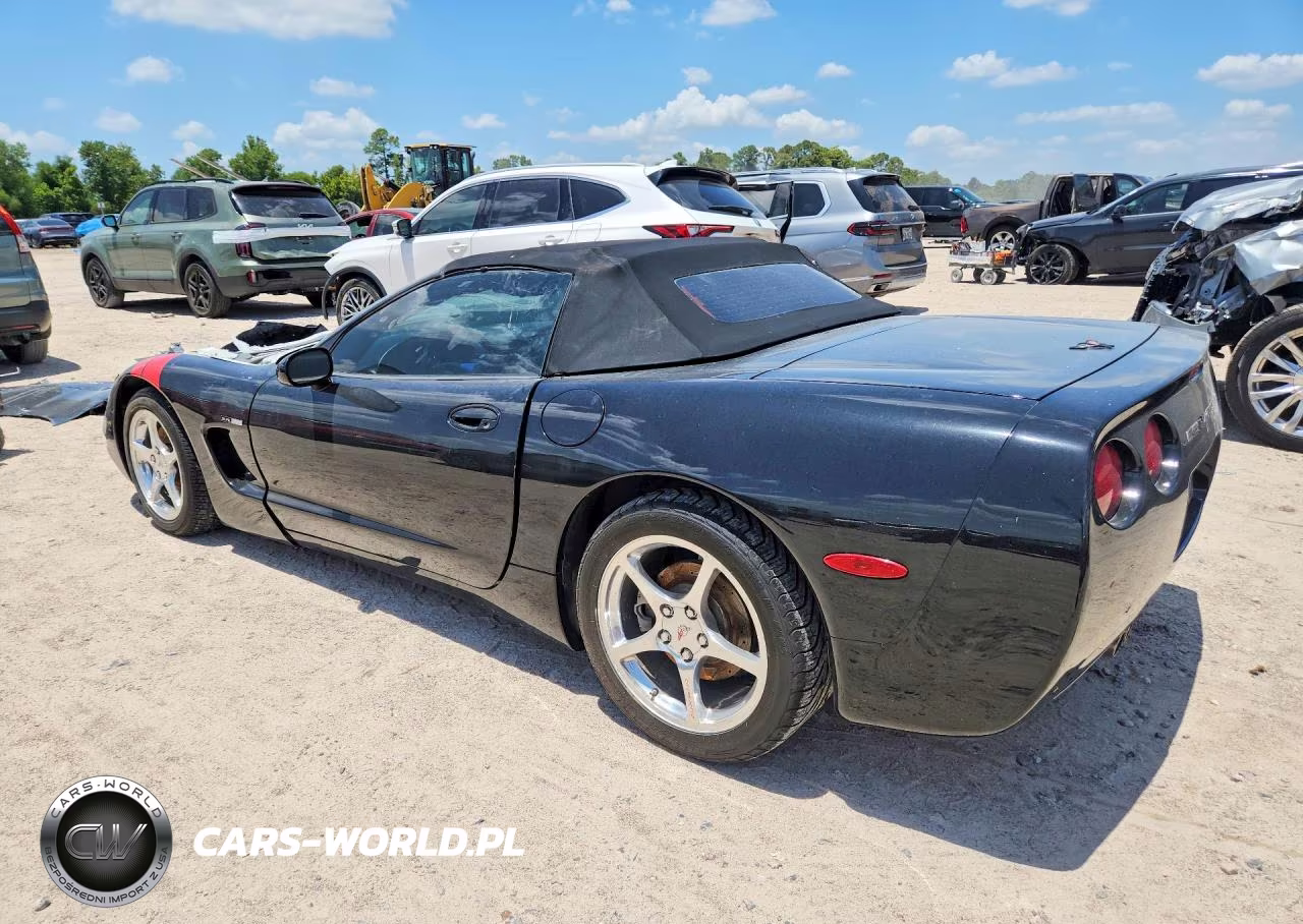 2000 Chevrolet Corvette Corvette & Convertible VIN:1G1YY32G2Y5105153 - 2